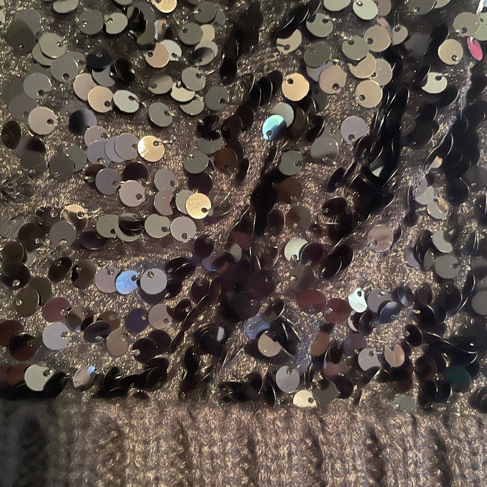Winter Hat. Black With Sequins And A Fuzzy Pom Pom. Women’s. NWT - Picture 6 of 9